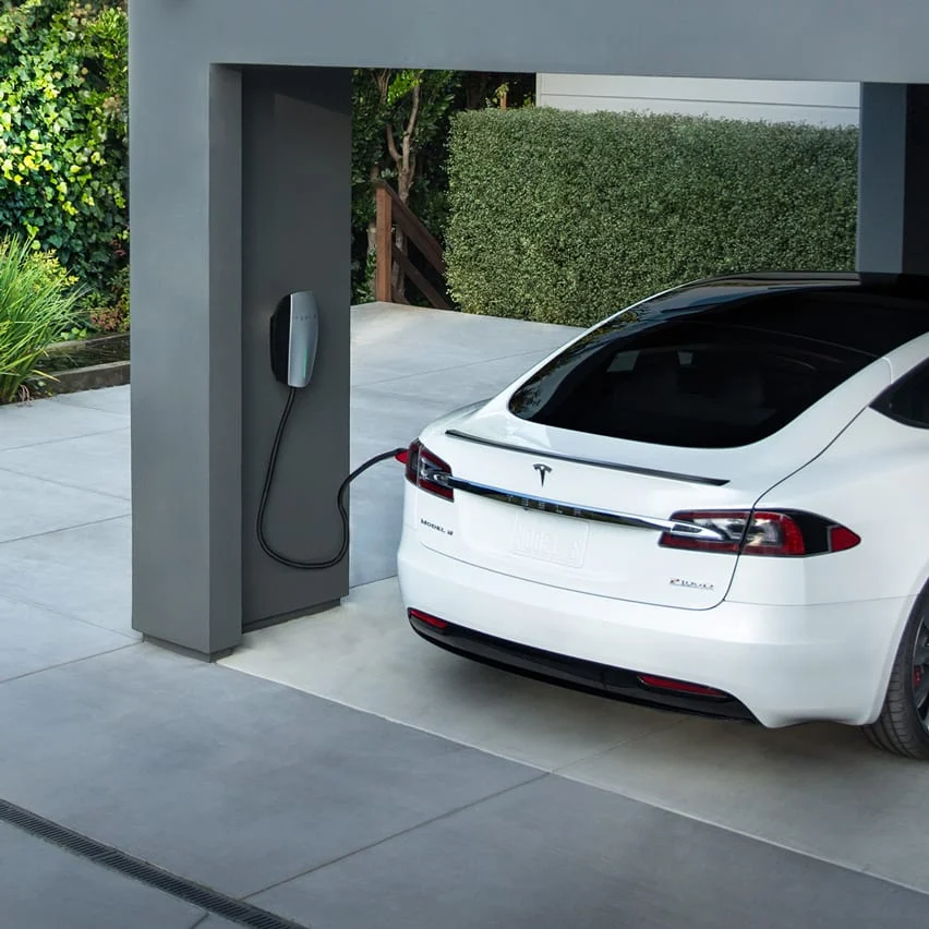 Tesla-Wall-Charger-Charging-Model-S